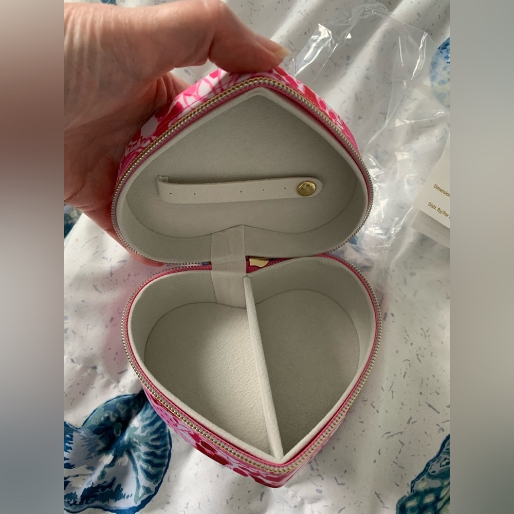 Lilly Pulitzer Pink and Red Heart-Shaped Jewelry Case NWT - Picture 4 of 5